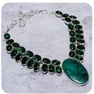 Malachite long choker necklace.
